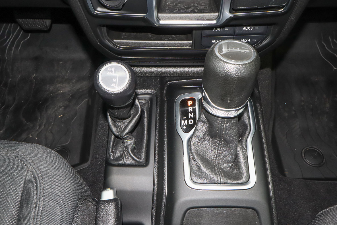 Used 2020 Jeep Gladiator Sport image 22