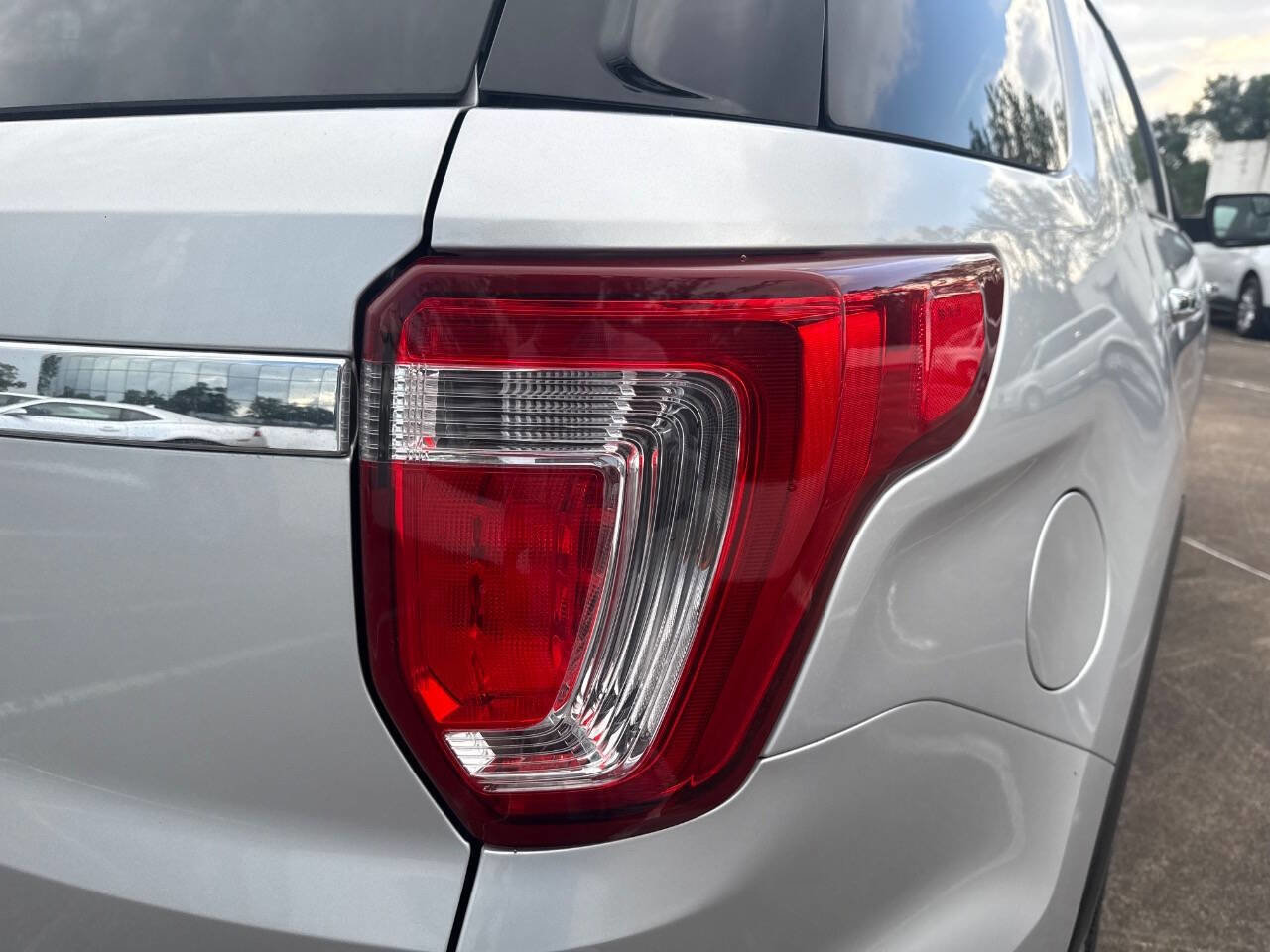 Used 2017 Ford Explorer Limited FWD image 16