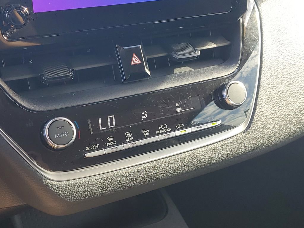 Used 2023 Toyota Corolla LE FWD image 29