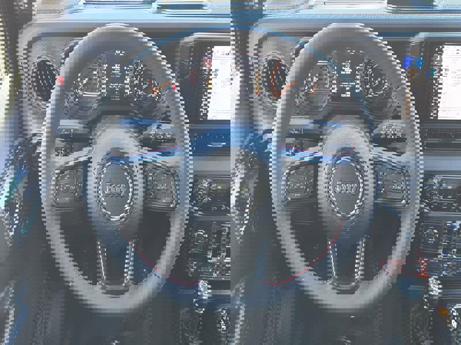 Used 2024 Jeep Wrangler Unlimited Rubicon w/ Technology Group image 11