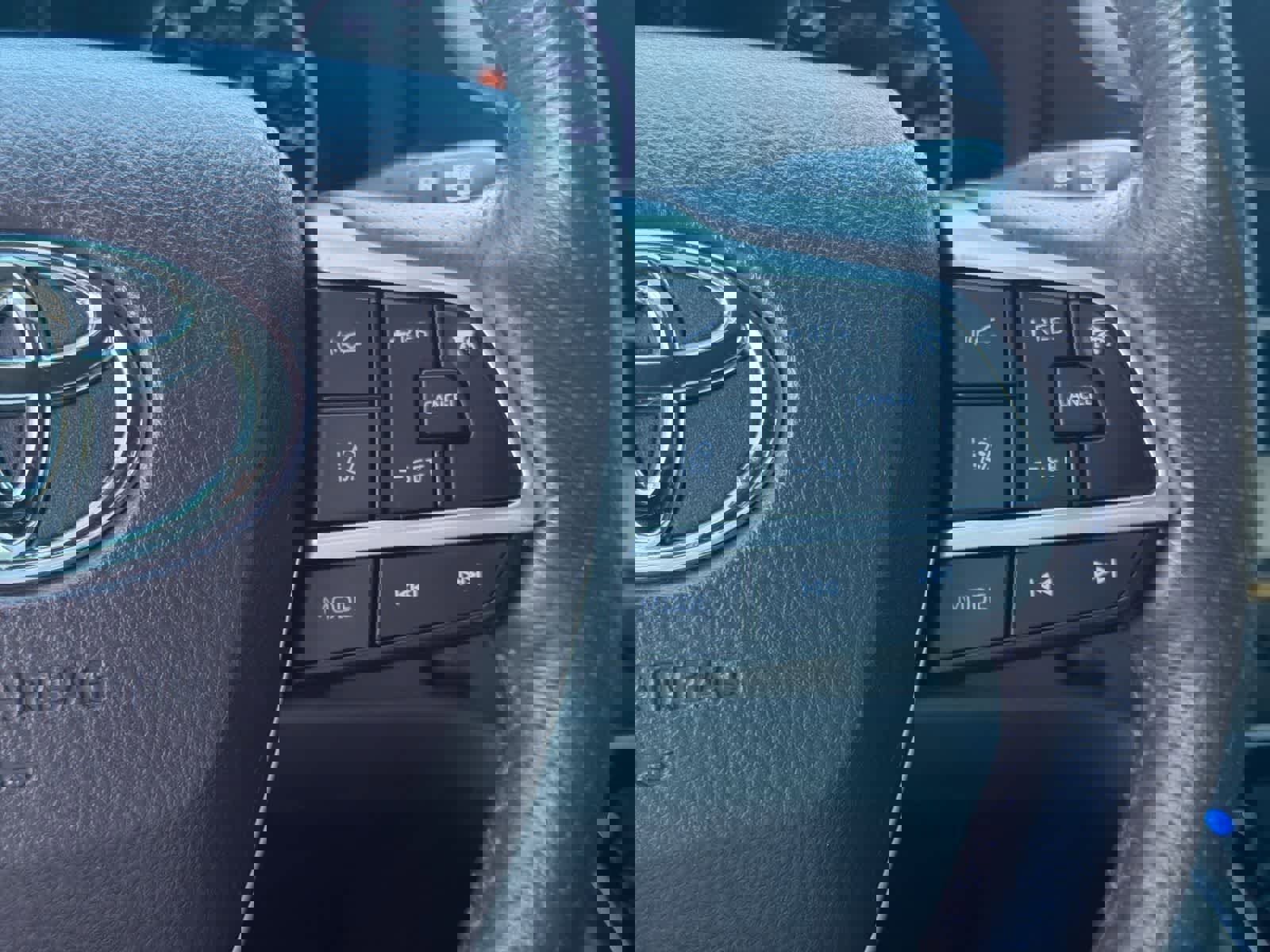 Used 2022 Toyota Sienna Platinum image 27