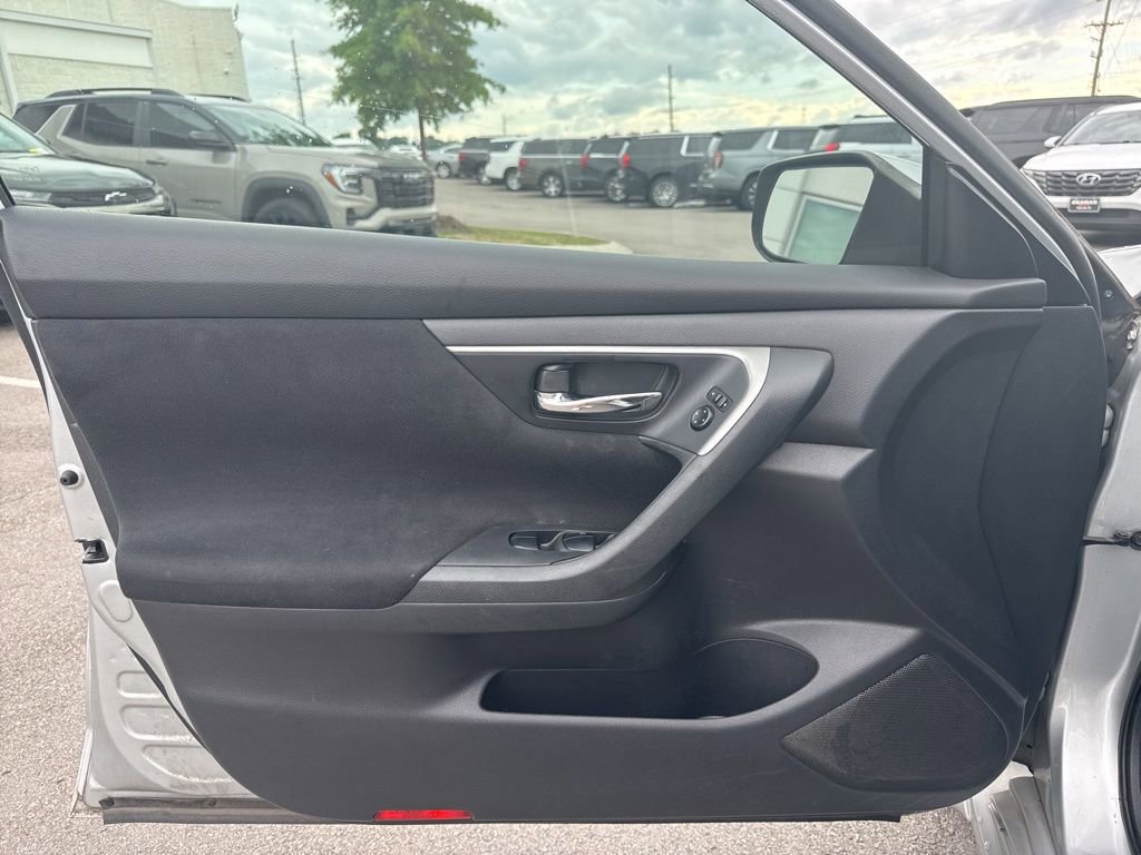Used 2015 Nissan Altima 2.5 S w/ Sport Value Package FWD image 10