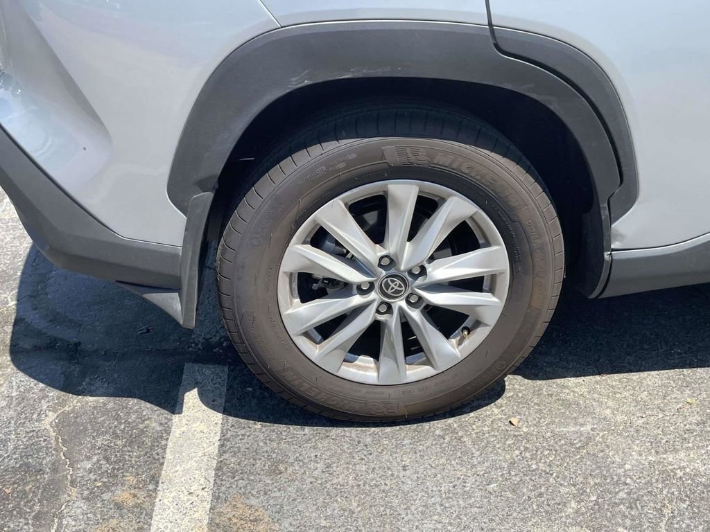 Used 2026 Toyota Corolla Cross LE FWD image 25