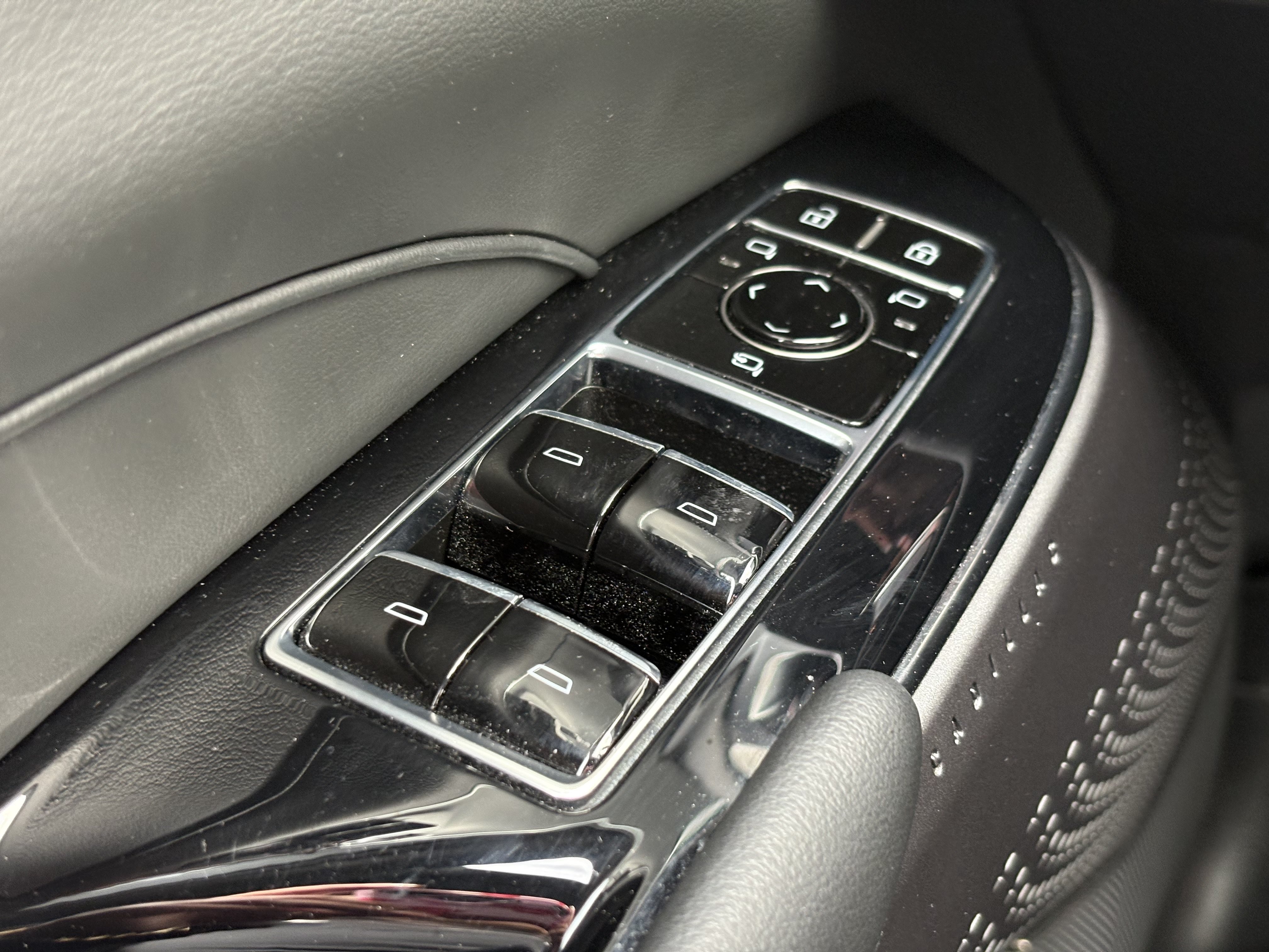 Used 2024 Cadillac Lyriq Sport w/ LPO, Floor Liner Package AWD/4WD image 31