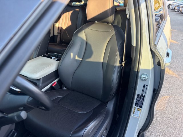 Certified 2024 Kia Carnival EX FWD image 27