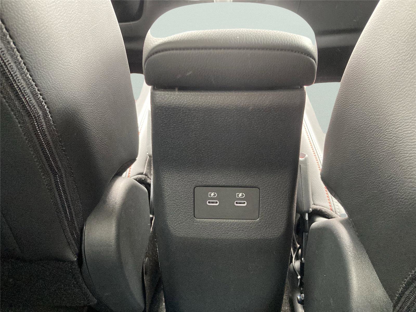 New 2025 Nissan Kicks SR image 32