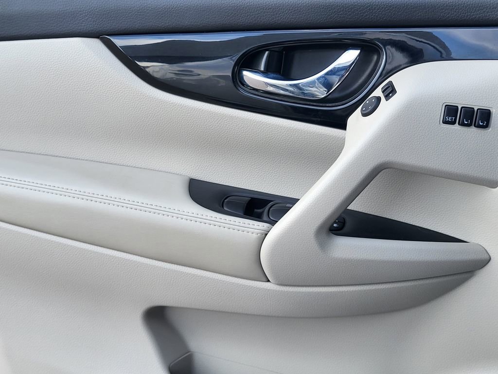 Used 2022 Nissan Rogue Sport SL w/ Premium Package image 20