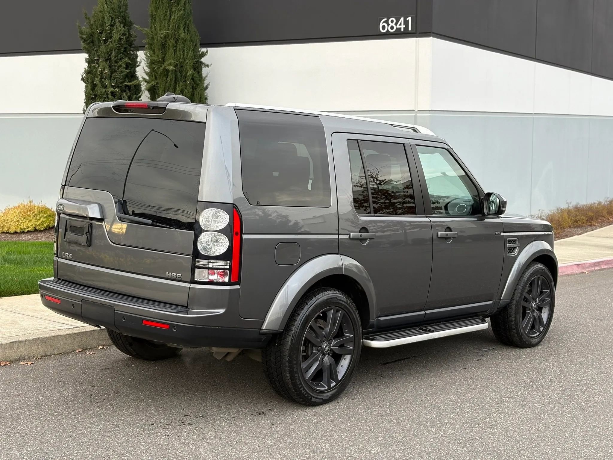 Used 2015 Land Rover LR4 HSE image 6