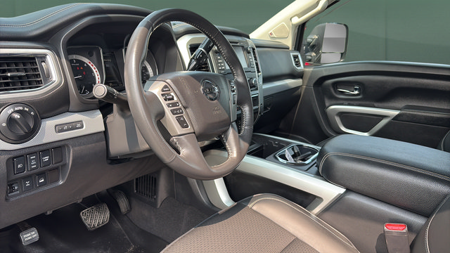 Used 2016 Nissan Titan PRO-4X AWD/4WD image 18