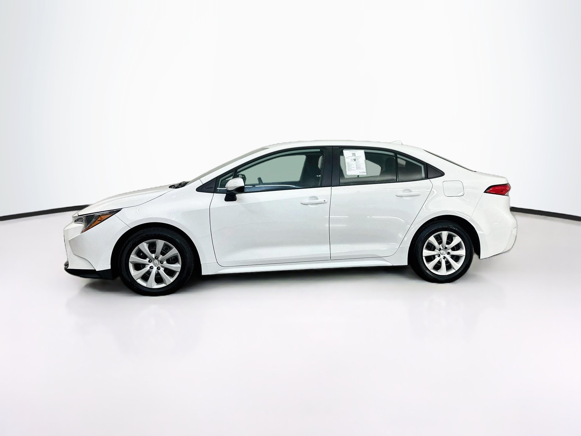 Used 2026 Toyota Corolla LE FWD image 4