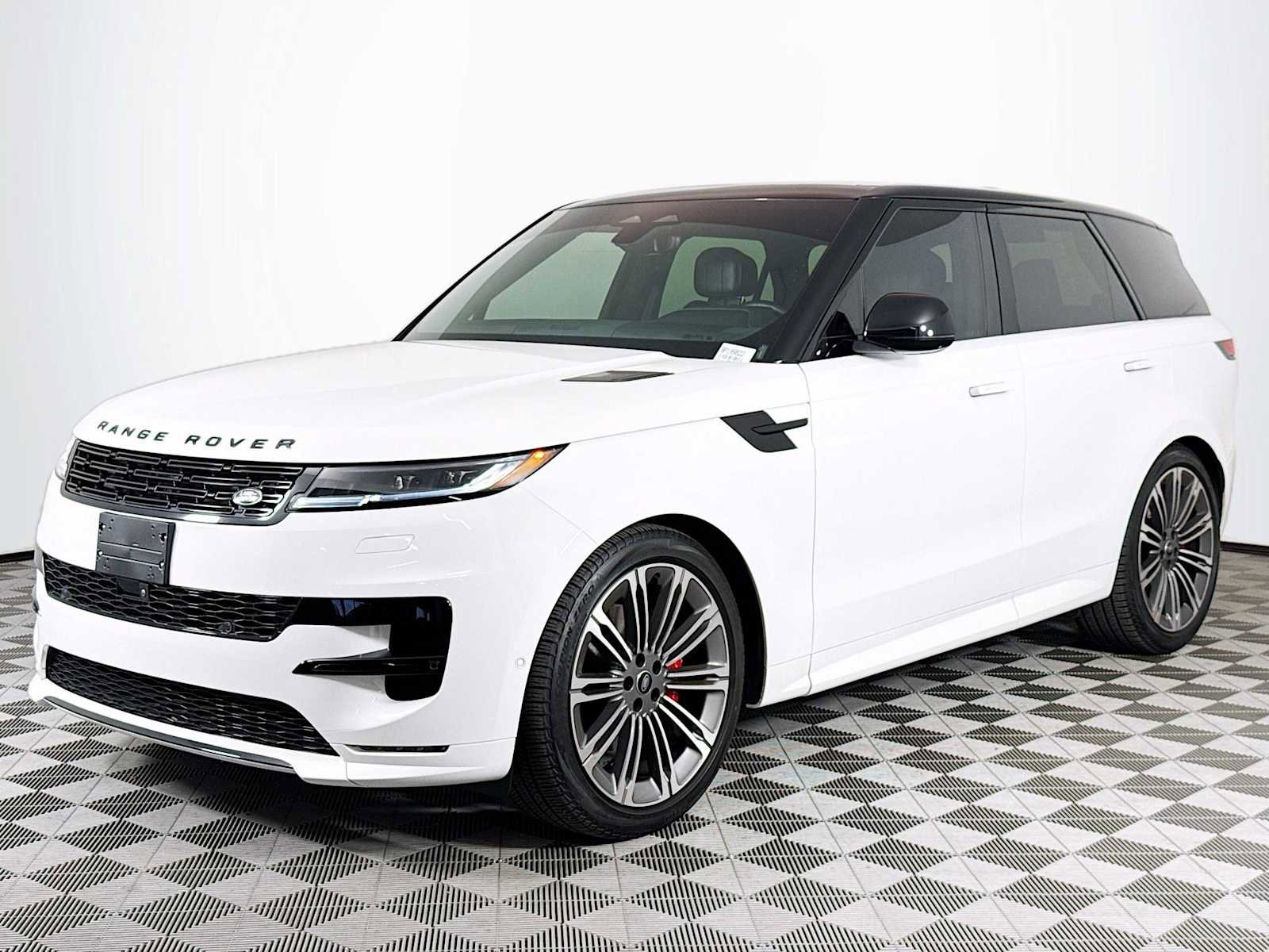 Used 2024 Land Rover Range Rover Sport Dynamic SE