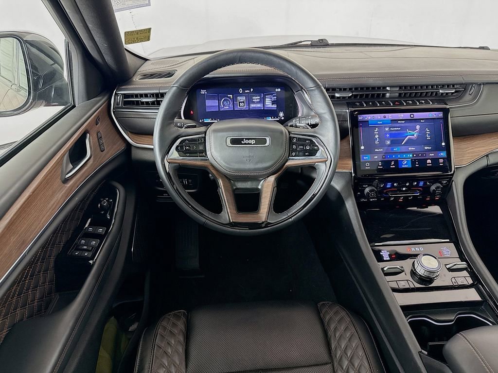 Used 2023 Jeep Grand Cherokee L Summit w/ Luxury Tech Group V image 24