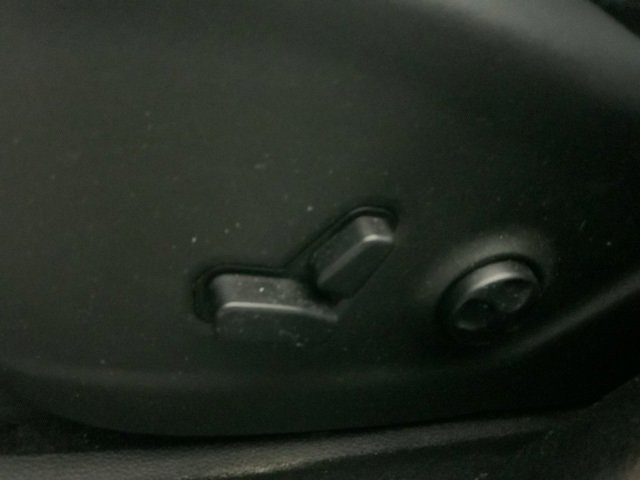 Used 2019 Jeep Cherokee Limited image 43