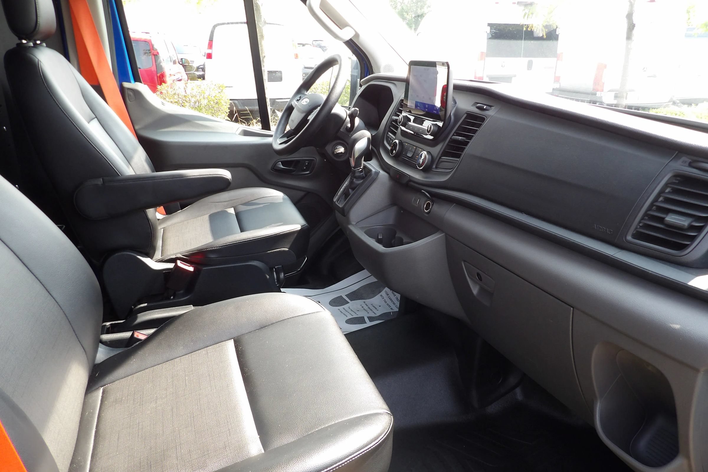 Used 2020 Ford Transit 250 Medium Roof RWD image 8