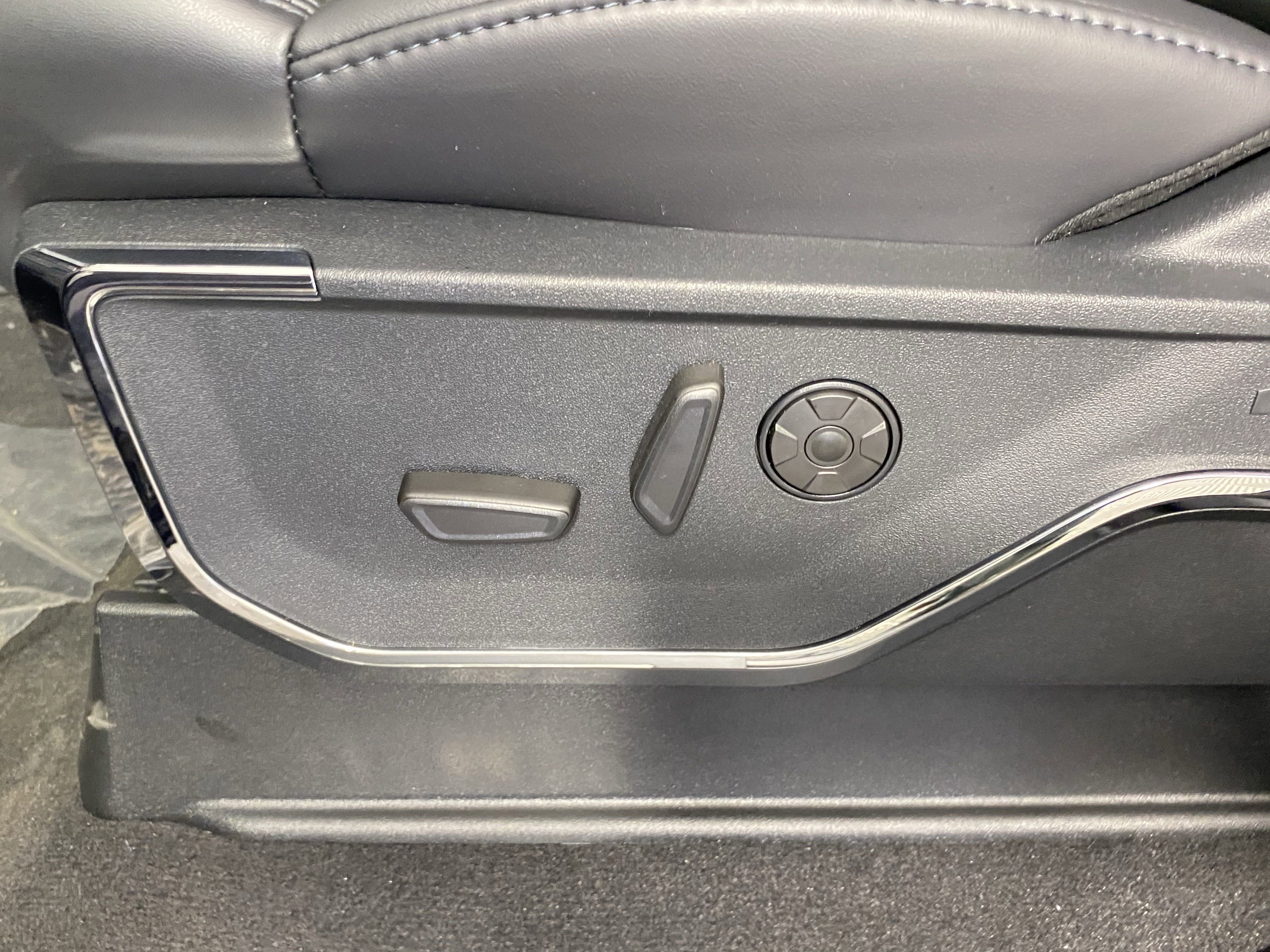 New 2025 Ford F350 Platinum w/ Tremor Off-Road Package image 17