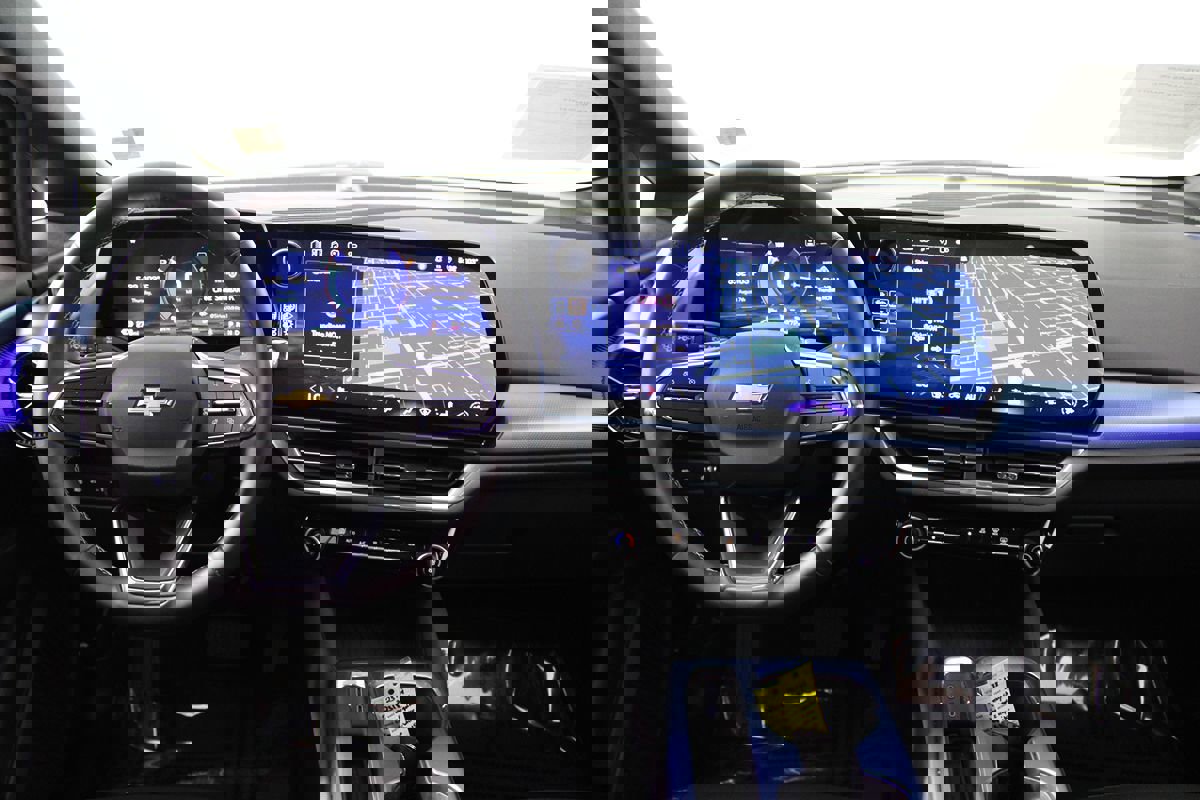 Used 2024 Chevrolet Equinox EV LT image 10