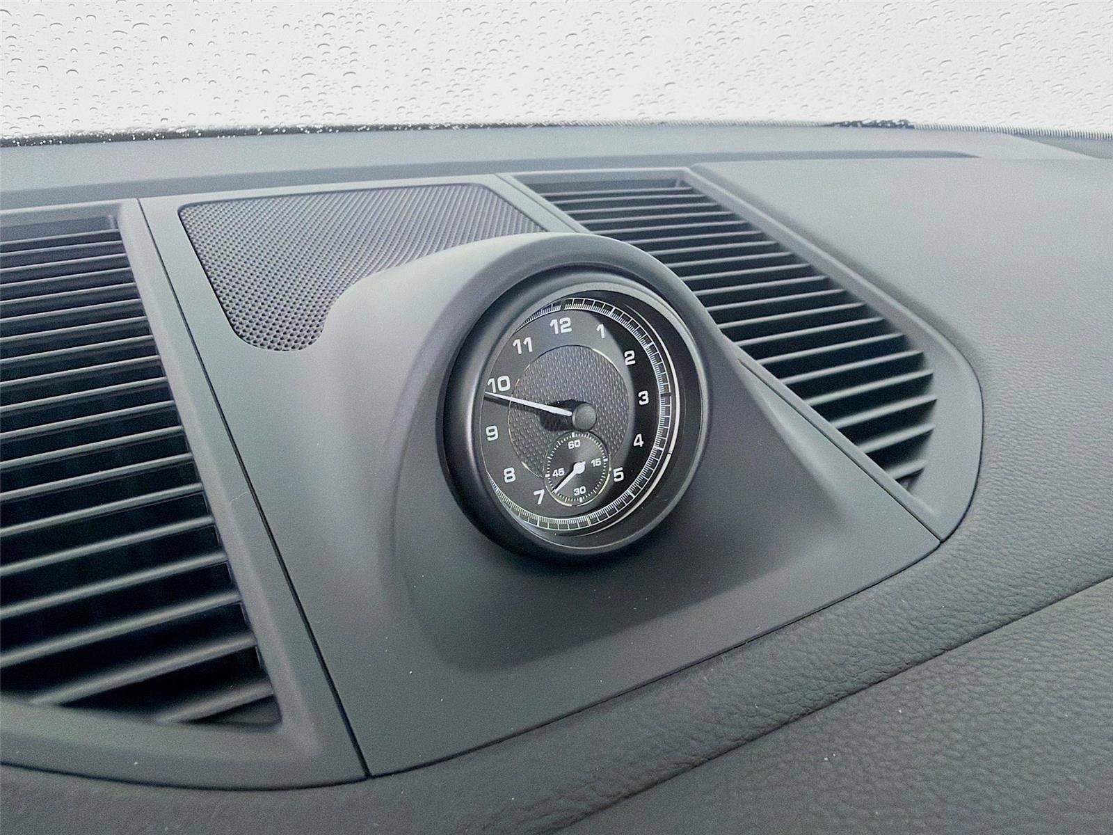 New 2026 Porsche Macan image 17