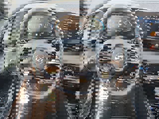 Certified 2025 Hyundai Elantra Sport w/ Cargo Package image 21