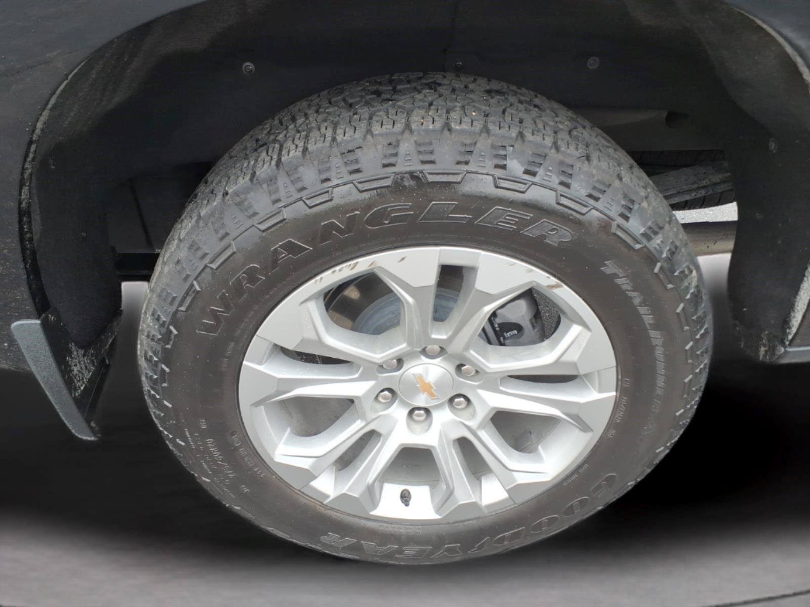 Used 2025 Chevrolet Silverado 1500 LTZ AWD/4WD image 10
