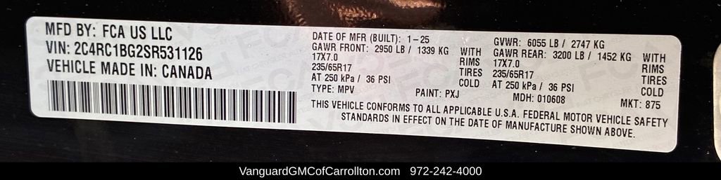 Used 2025 Chrysler Pacifica Select image 32