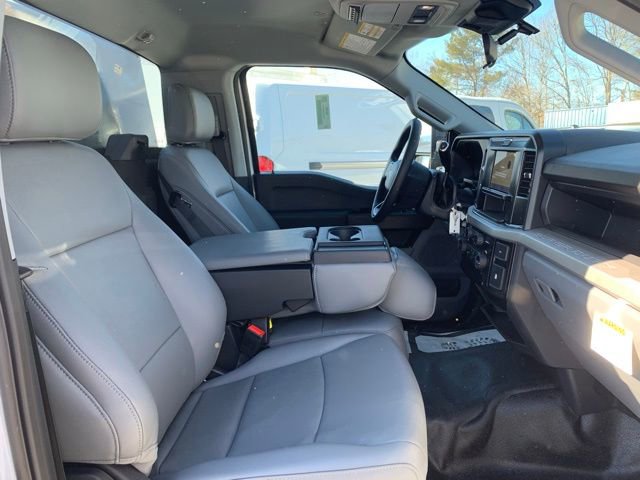 New 2025 Ford F550 4x4 Regular Cab Super Duty image 18