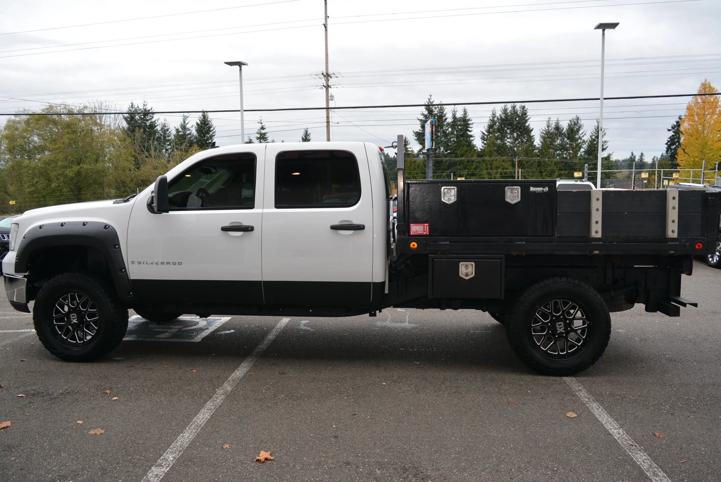 Used 2010 GMC Sierra 3500 SLE image 4