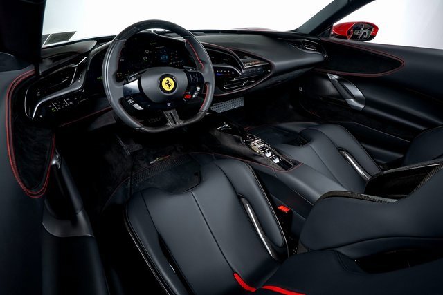 Used 2024 Ferrari SF90 Spider image 25