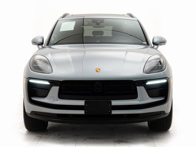 Used 2025 Porsche Macan image 33