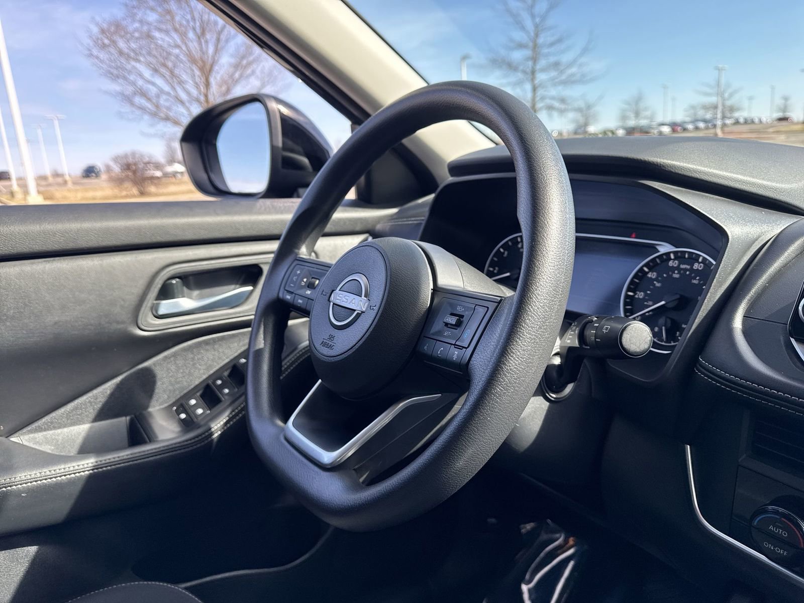 Used 2024 Nissan Rogue SV image 19