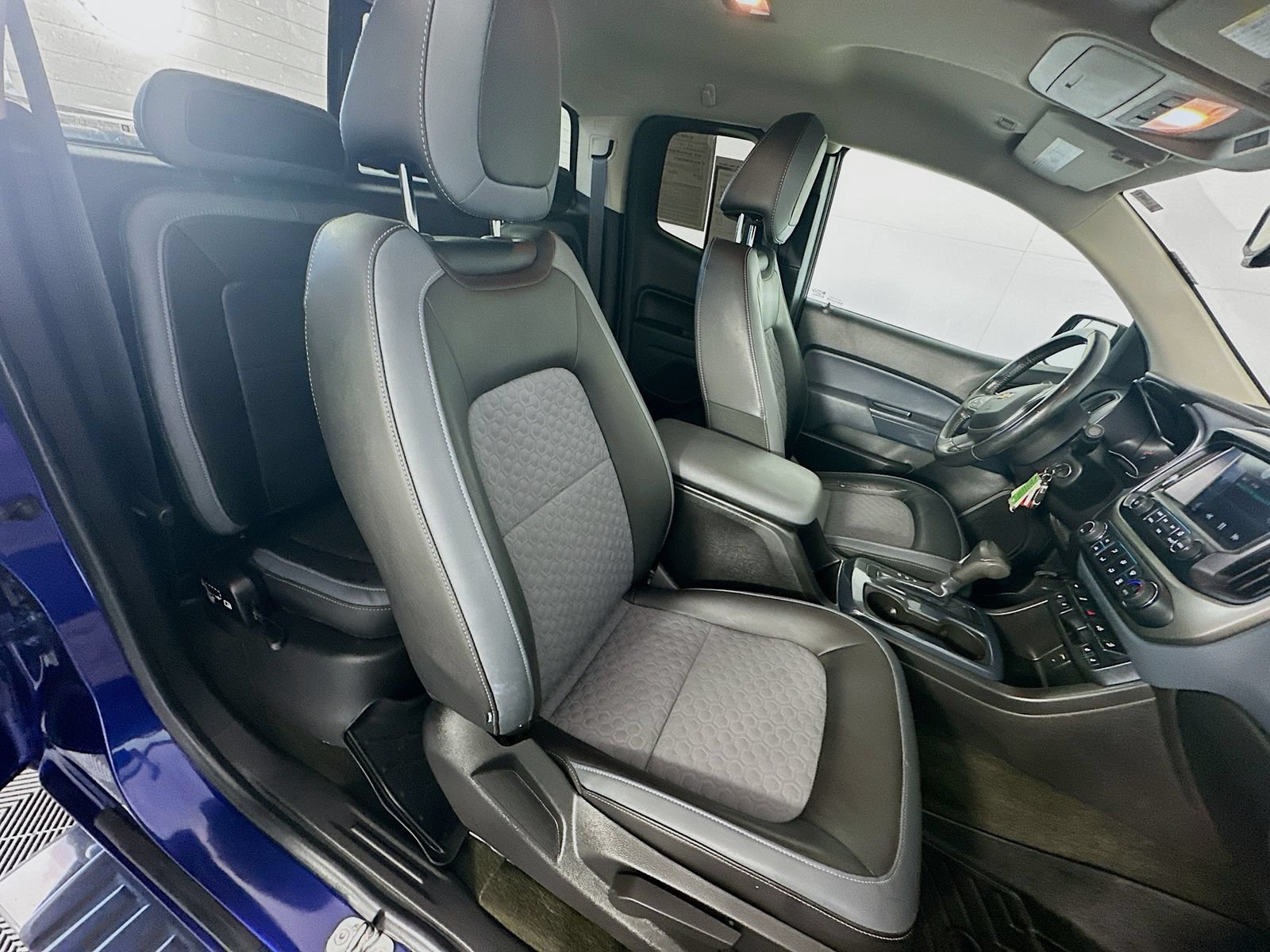 Used 2015 Chevrolet Colorado Z71 AWD/4WD image 25