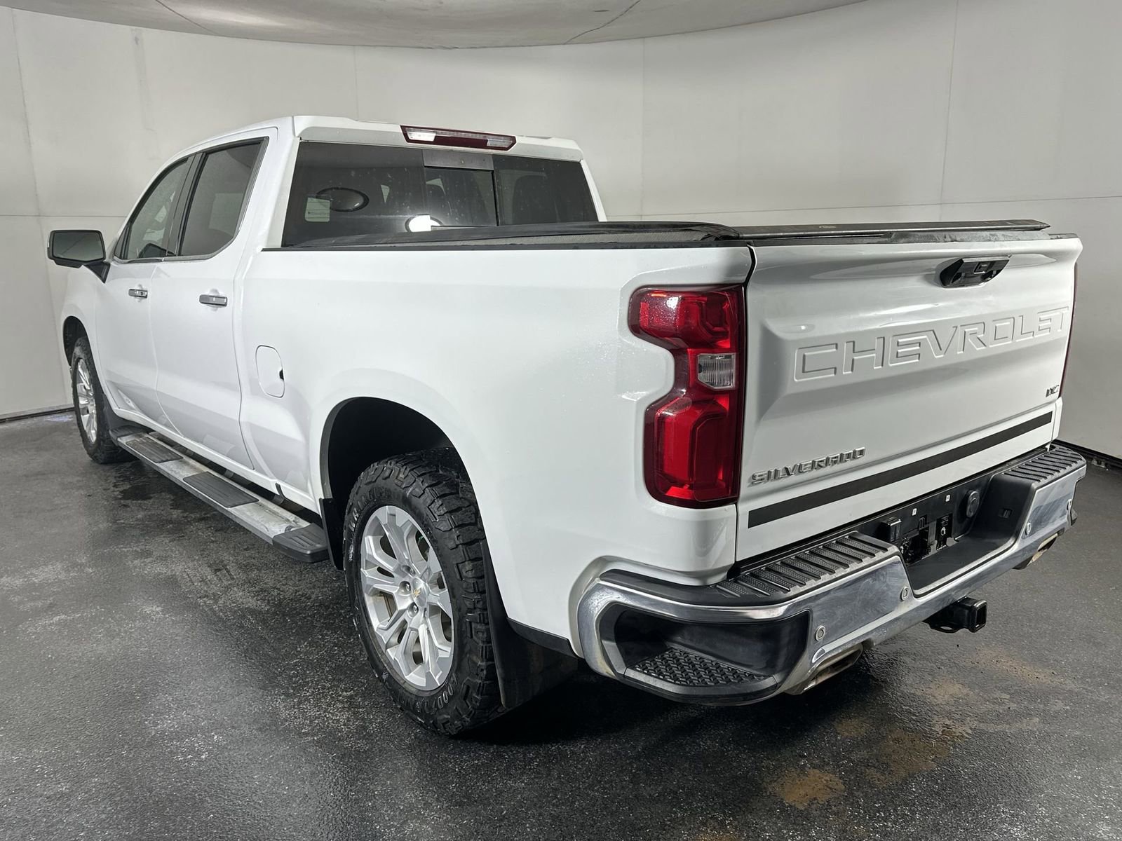 Used 2024 Chevrolet Silverado 1500 LTZ image 9