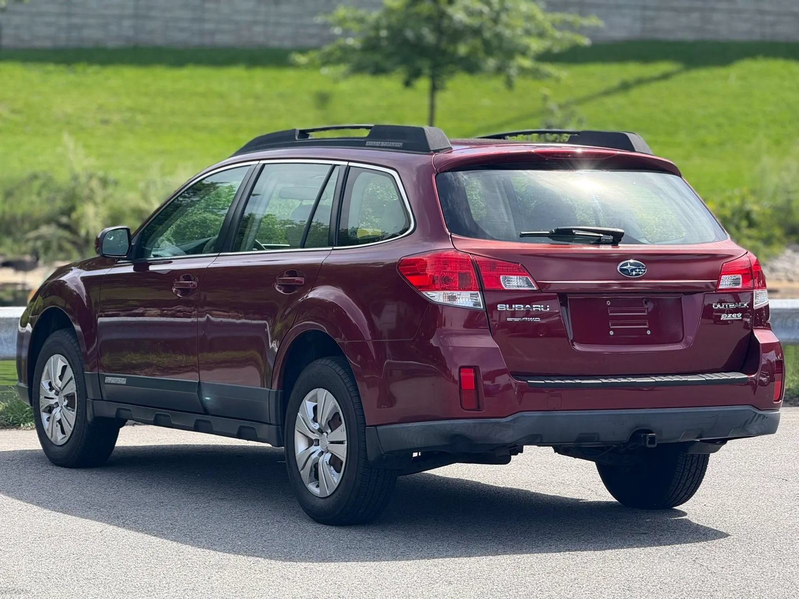 Used 2011 Subaru Outback 2.5i AWD/4WD image 4