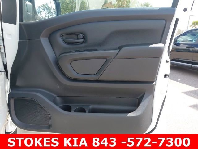 Used 2018 Nissan Titan S image 26