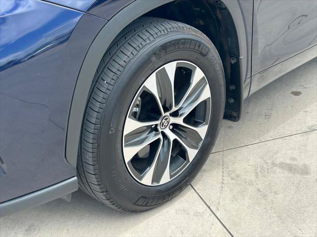 Certified 2026 Toyota Highlander XLE AWD/4WD image 9