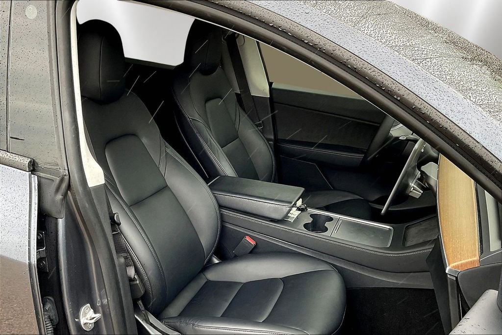 Used 2021 Tesla Model Y Long Range image 28