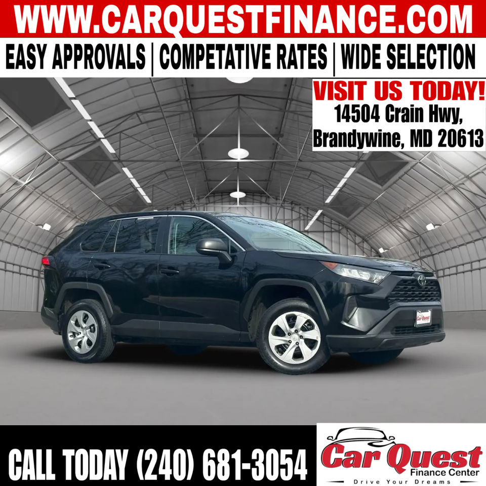 Used 2022 Toyota RAV4 LE image 1