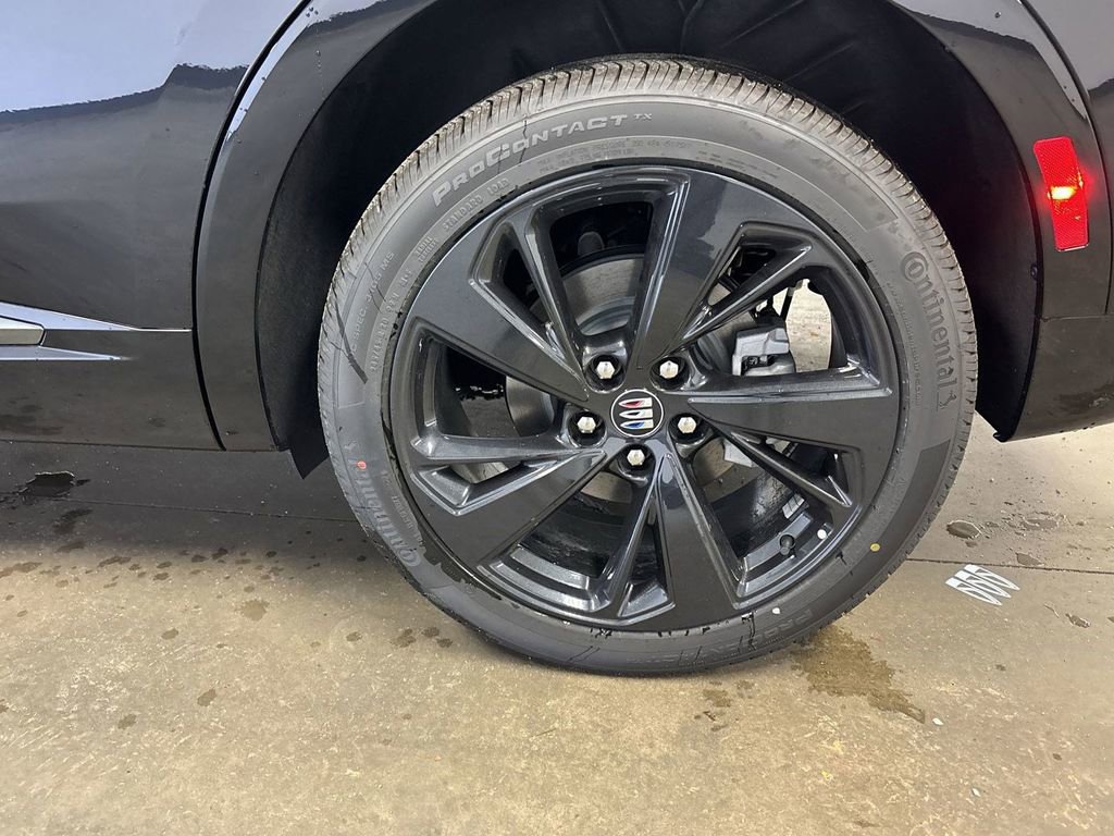 New 2025 Buick Envision Sport Touring image 38