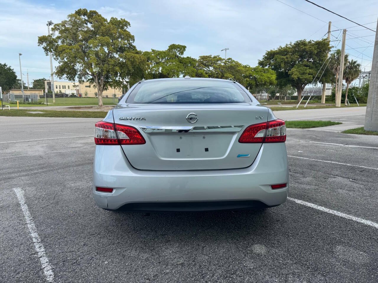 Used 2014 Nissan Sentra SV w/ SV Driver Package FWD image 6