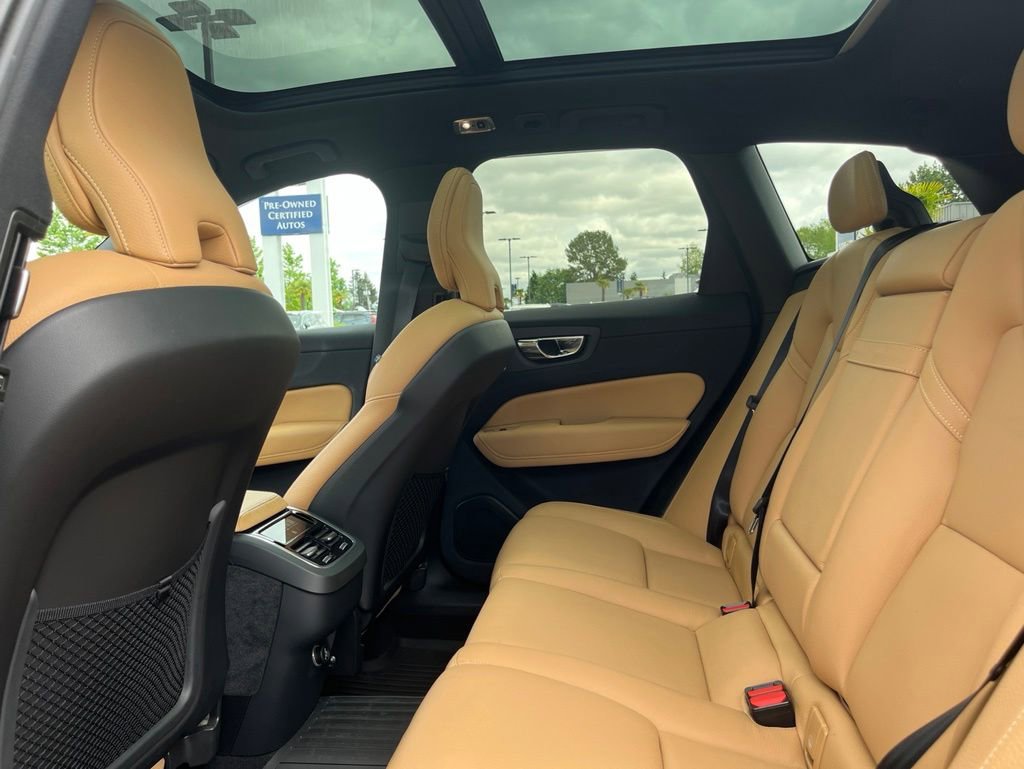 Used 2019 Volvo XC60 T5 Inscription w/ Protection Package Premier AWD/4WD image 5