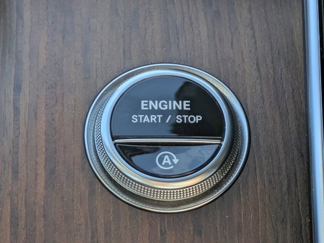 Used 2025 Mercedes-Benz CLE 300 4MATIC Coupe image 21