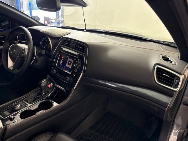 Used 2020 Nissan Maxima SR w/ Sport Mat Group FWD image 34