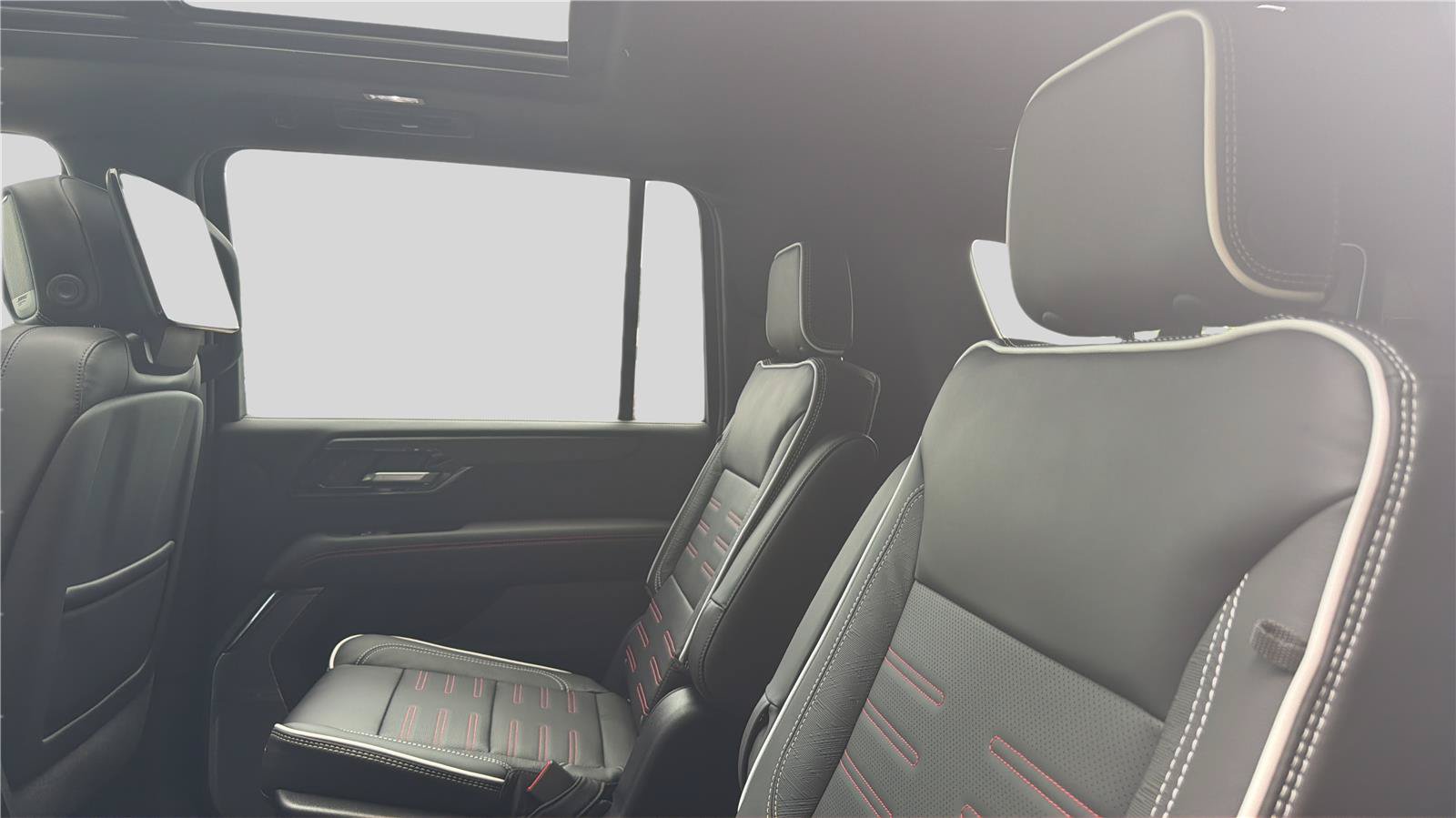 New 2026 GMC Yukon XL AT4 Ultimate w/ LPO, Floor Liner Package AWD/4WD image 22