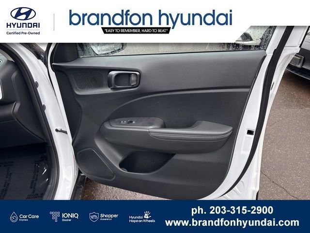 Certified 2025 Hyundai Venue Limited FWD image 8