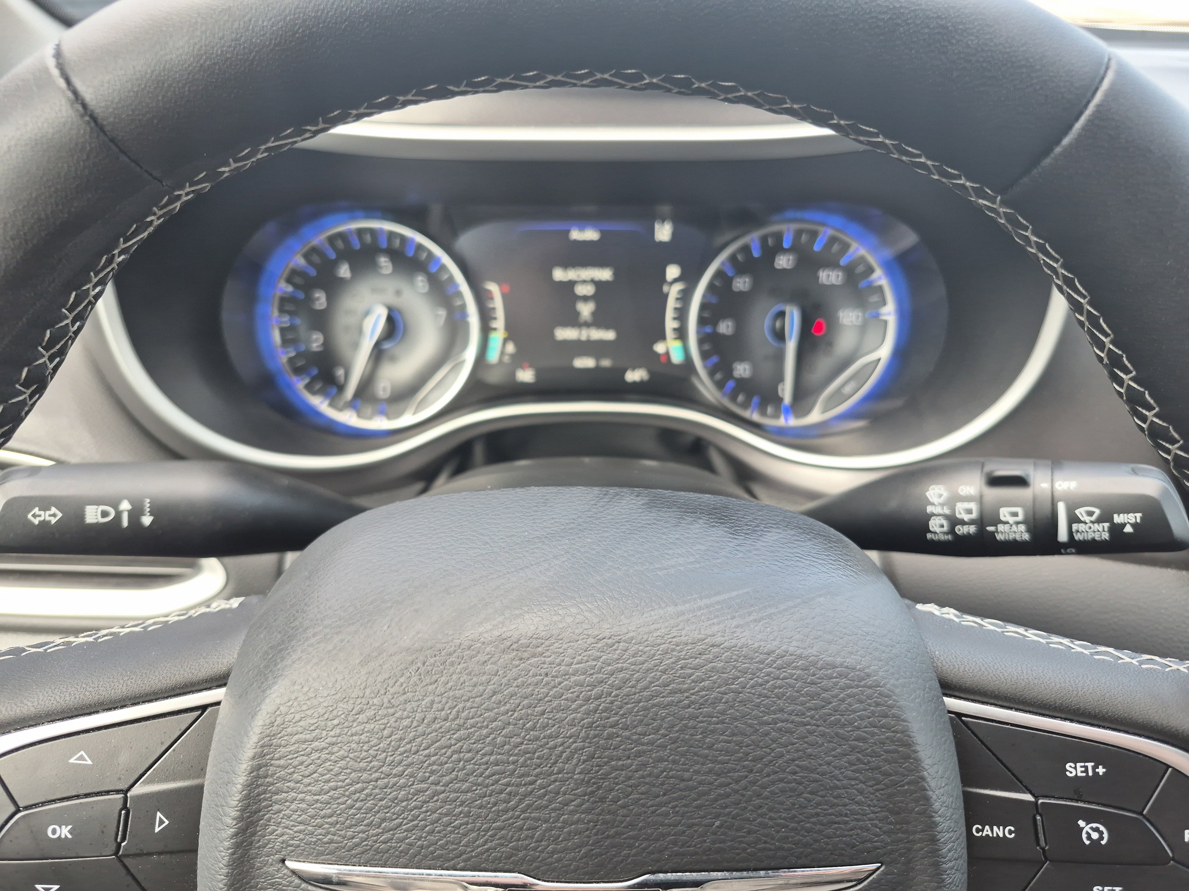 Used 2026 Chrysler Pacifica Select image 26