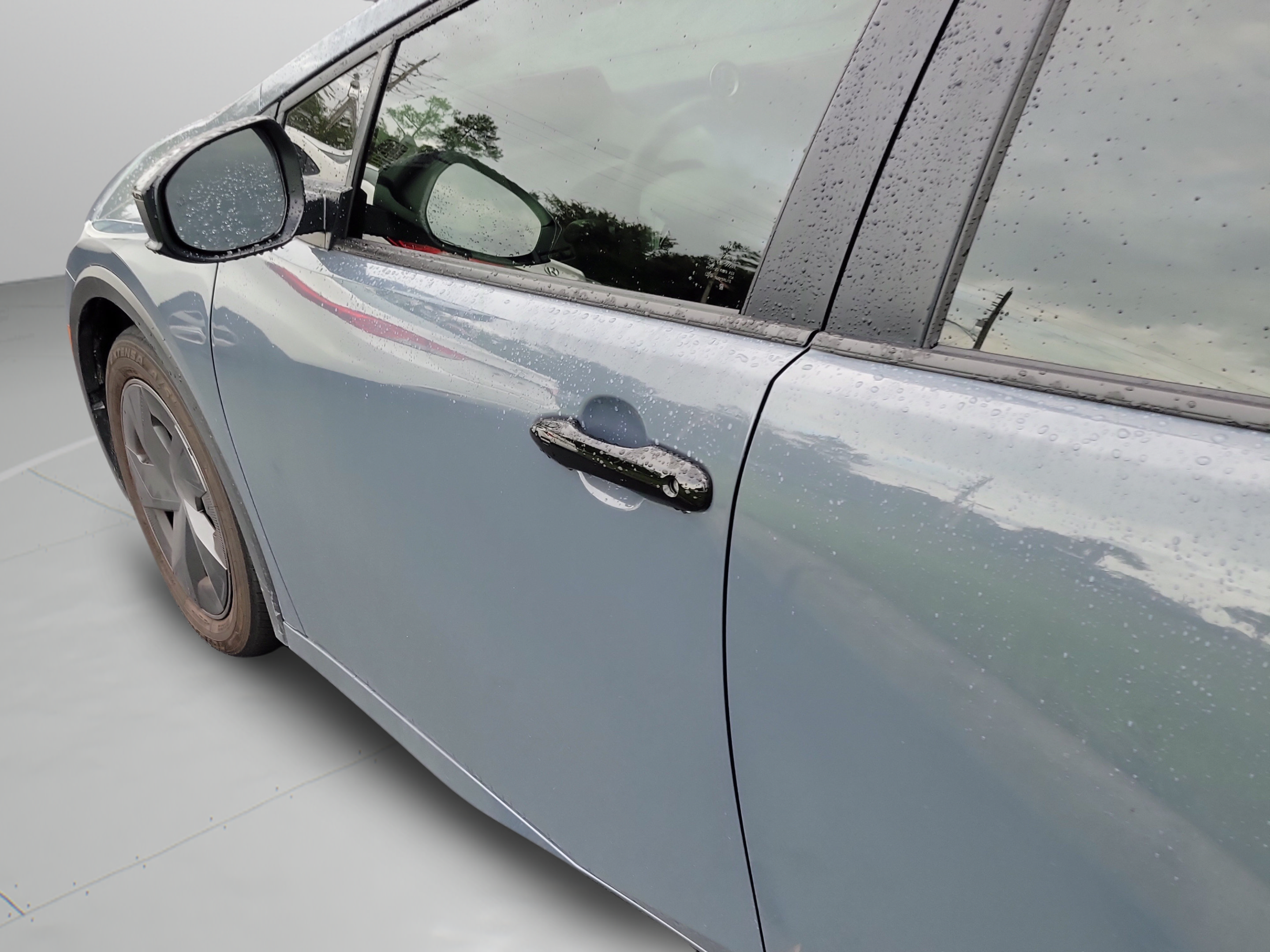 Used 2026 Toyota Prius Plug-In Hybrid FWD image 28