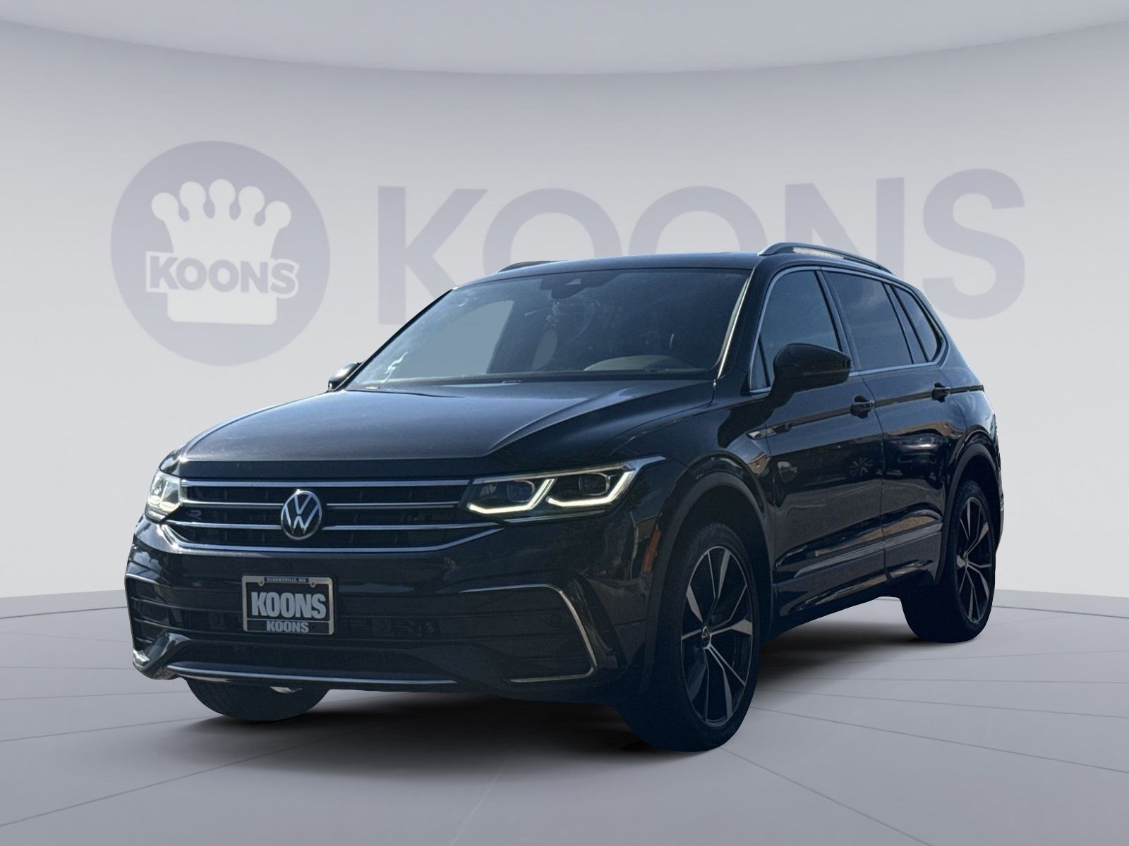 Used 2022 Volkswagen Tiguan SEL R-Line AWD/4WD image 1