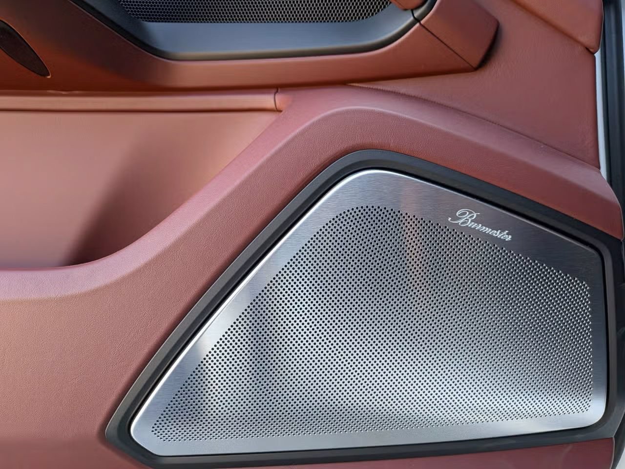 Certified 2025 Porsche Cayenne Turbo AWD/4WD image 15