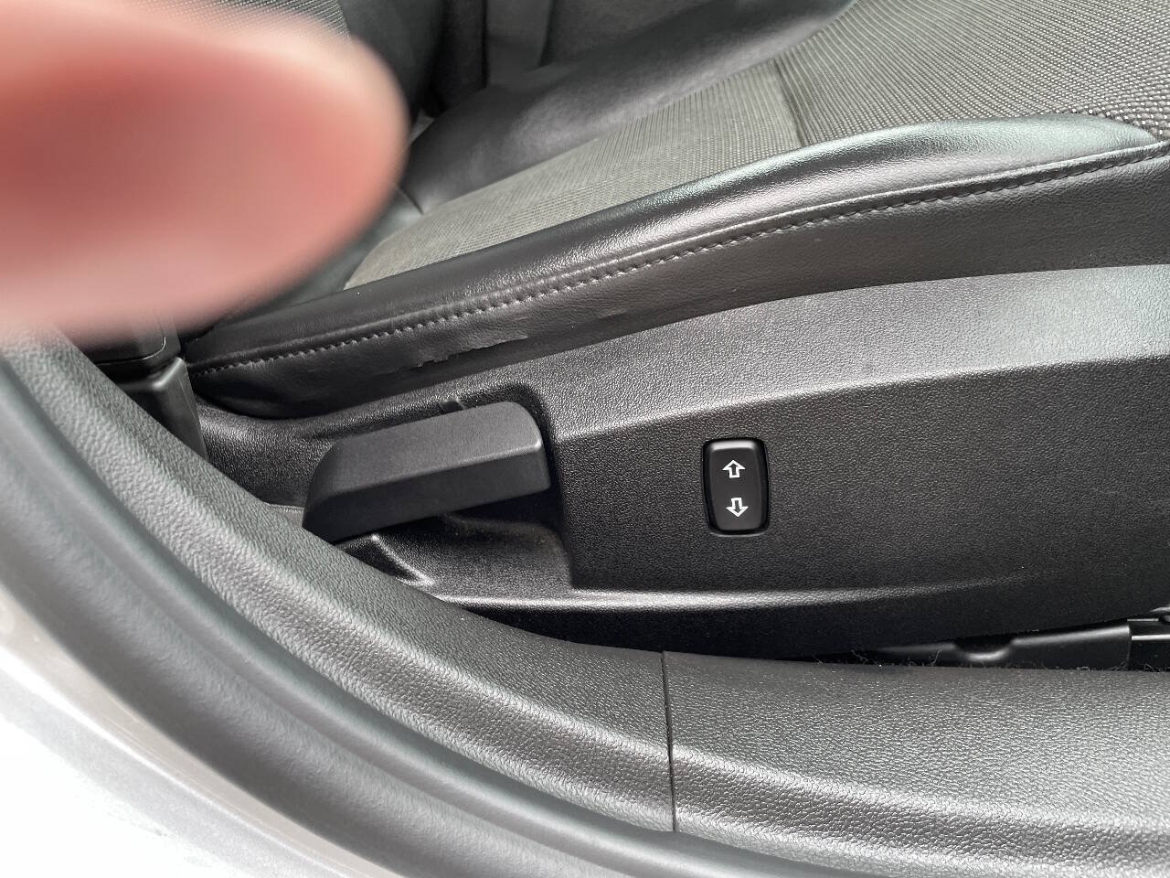 Used 2014 Chevrolet Malibu LT FWD image 25