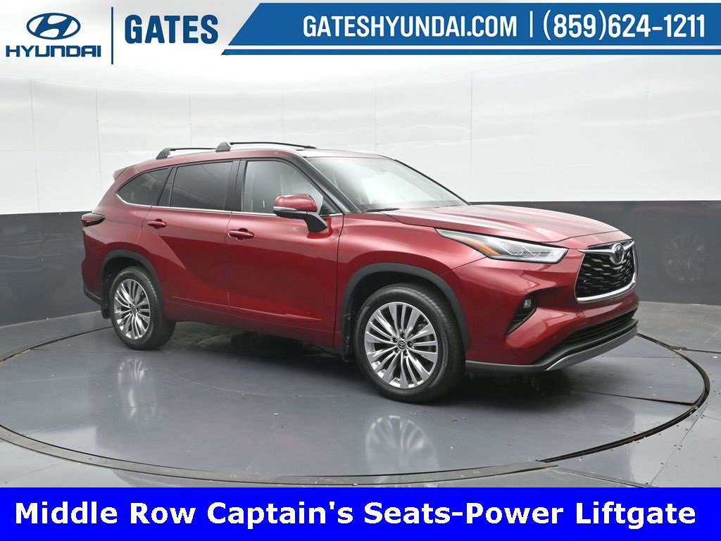 Used 2025 Toyota Highlander Platinum image 4