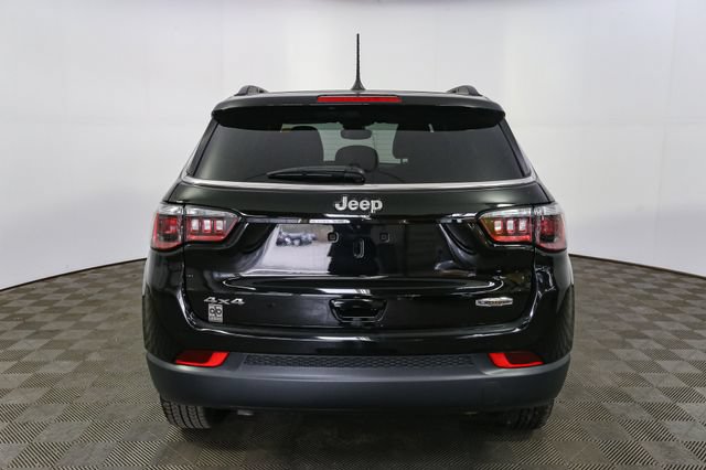 Used 2023 Jeep Compass Latitude w/ Convenience Group AWD/4WD image 9